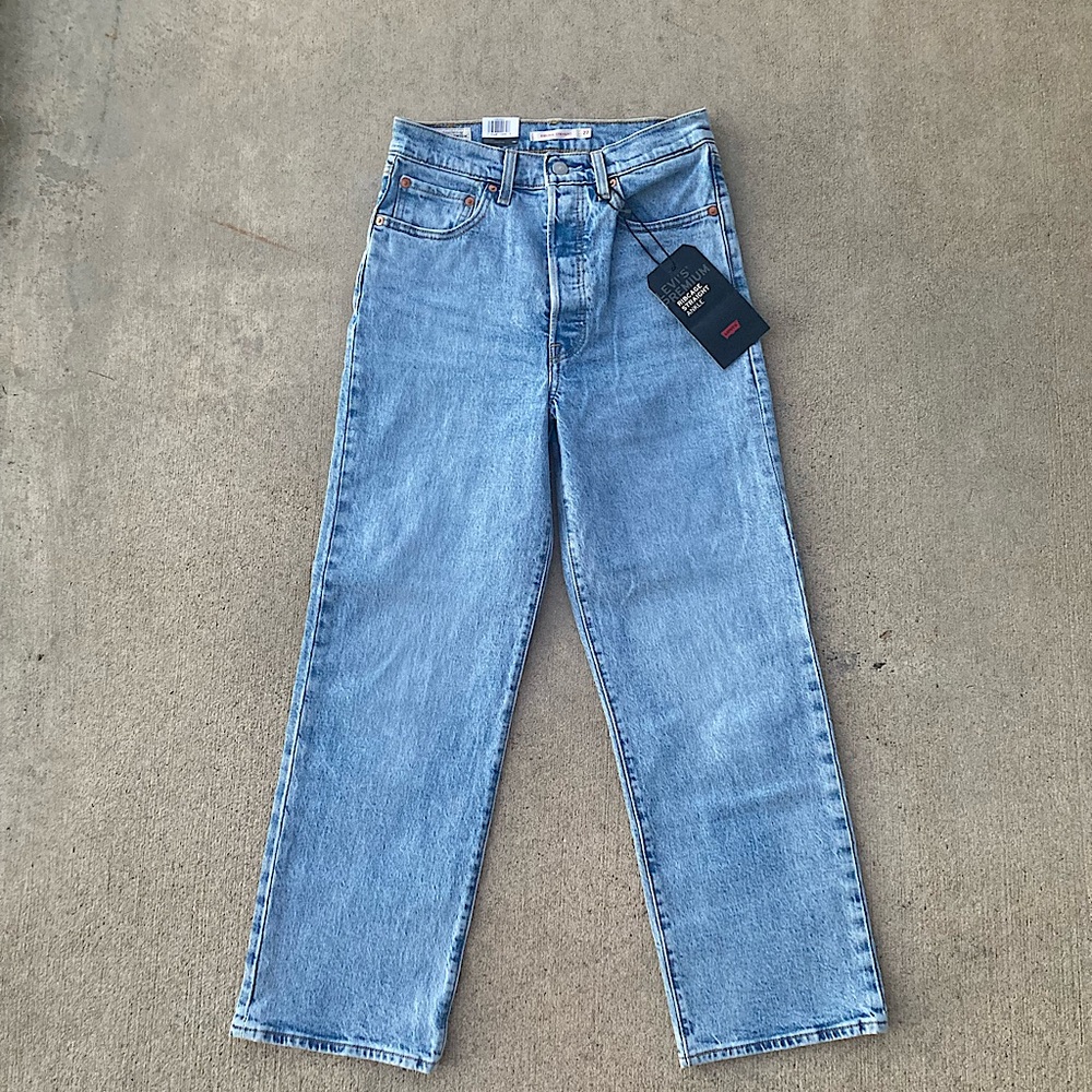 Levi's Ribcage High Rise Straight Ankle Leg Jeans in Light Blue Wash size 27